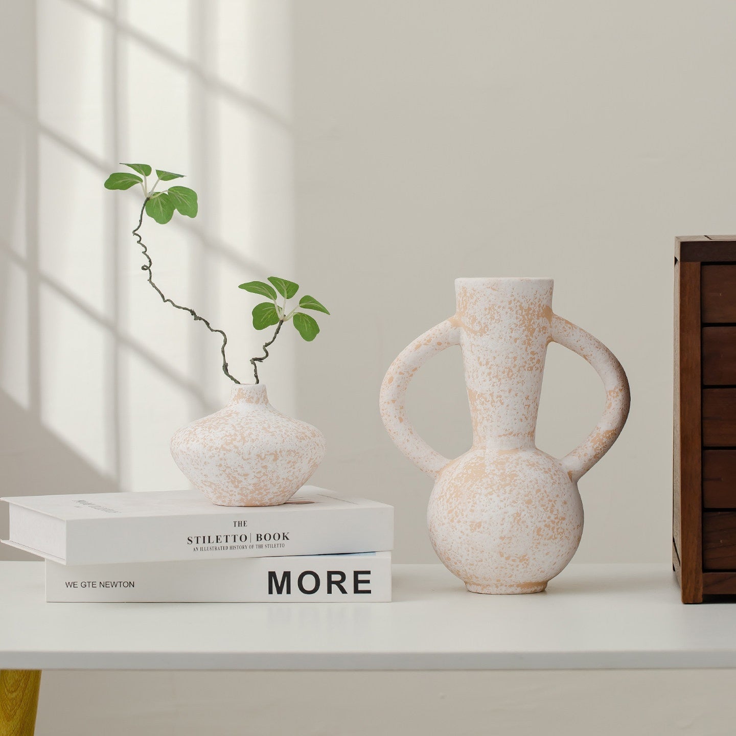Simple Retro White Ceramic Decorative Vase
